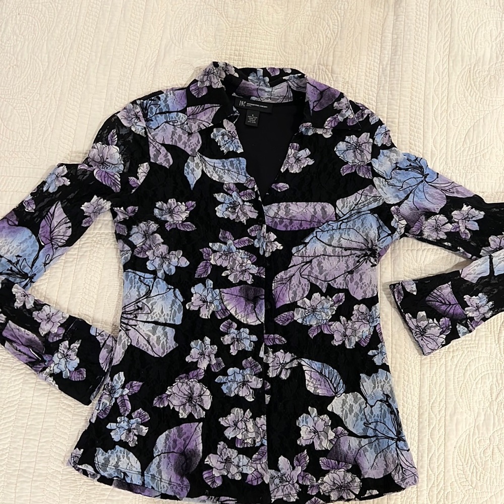 Inc shirt printed. Lace/net material fully lined with un lined sleeves.